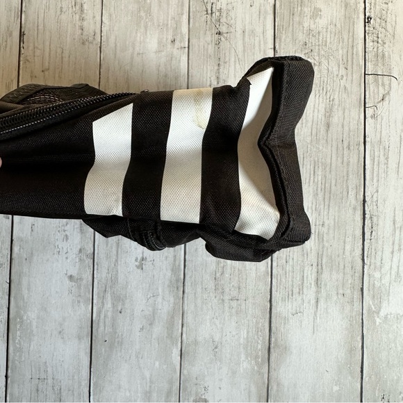 PREOWNED ADIDAS BLACK WHITE LUNCH BOX ZIP TOP - Picture 4 of 6